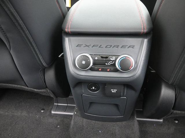 Photo of 2025 Carbonized Gray Metallic Ford Explorer