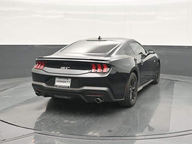 Photo of 2025 Shadow Black Ford Mustang