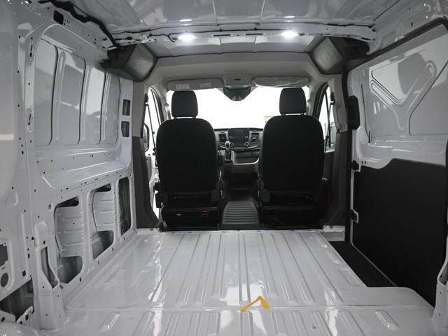 Photo of 2025 Oxford White Ford Transit-150