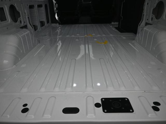 Photo of 2025 Oxford White Ford Transit-150