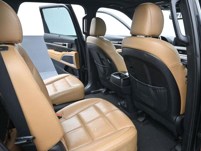 Photo of 2021 Ebony Black Kia Telluride