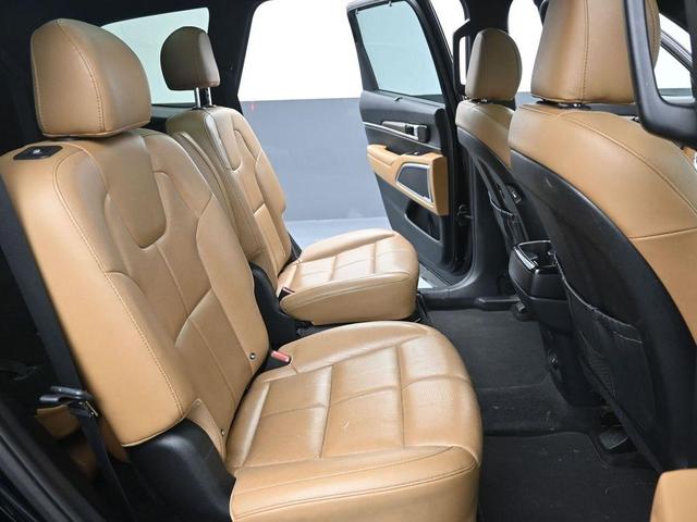 Photo of 2021 Ebony Black Kia Telluride