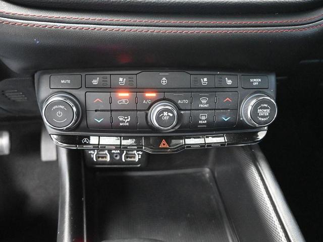 Photo of 2023 DB Black Crystal Clearcoat Dodge Durango