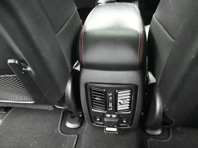 Photo of 2023 DB Black Crystal Clearcoat Dodge Durango