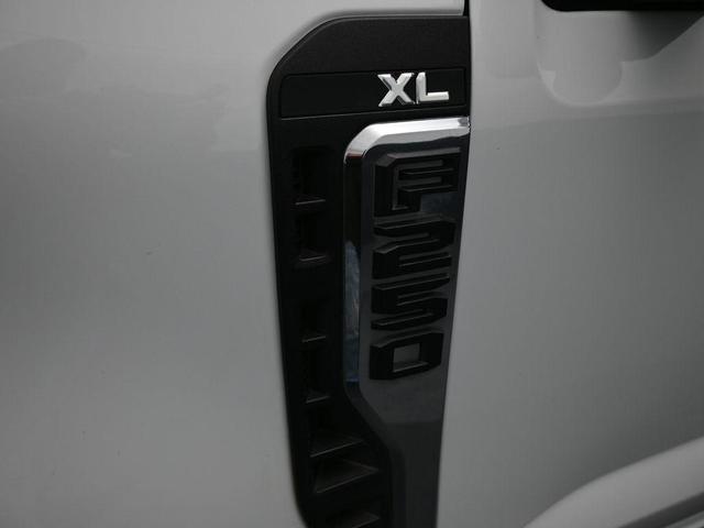 Photo of 2023 Oxford White Ford F-250