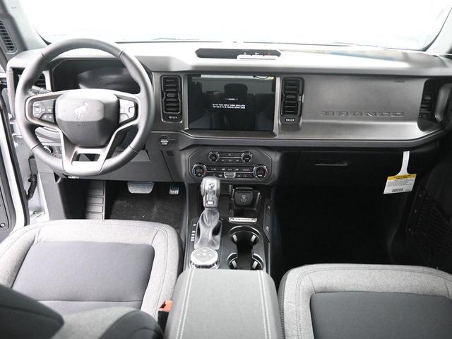 Photo of 2025 Oxford White Ford Bronco