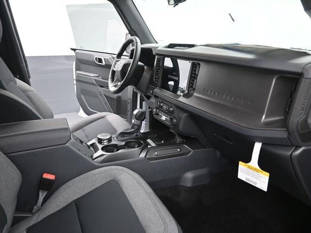 Photo of 2025 Oxford White Ford Bronco