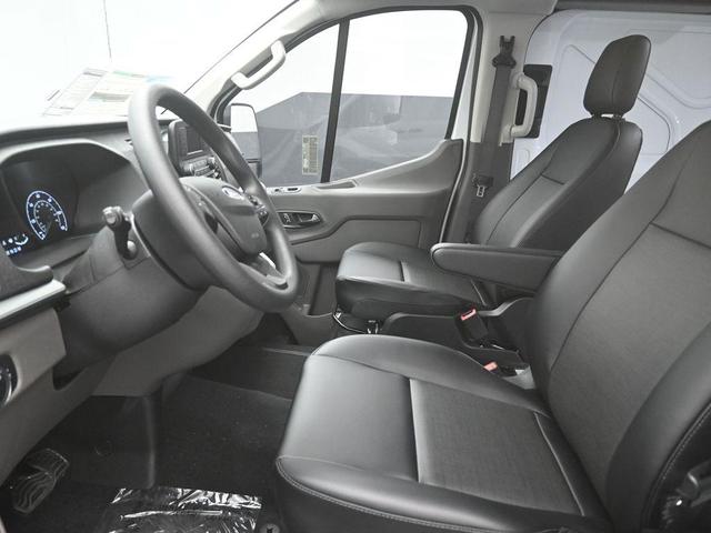 Photo of 2025 Oxford White Ford Transit-150