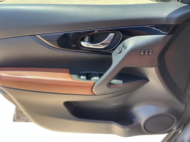 Photo of 2019 Gun Metallic Nissan Rogue