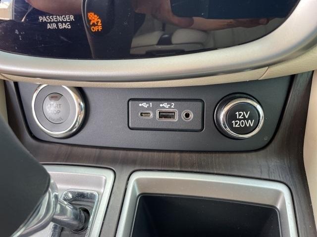 Photo of 2024 Pearl White Tri-Coat Nissan Murano