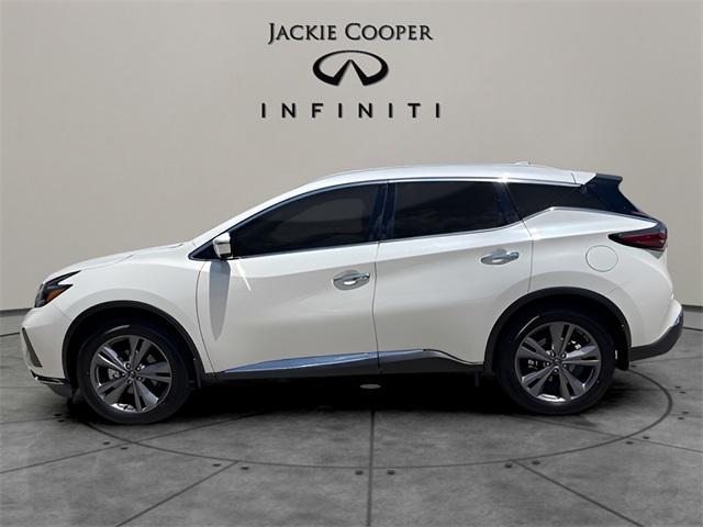 Photo of 2024 Pearl White Tri-Coat Nissan Murano