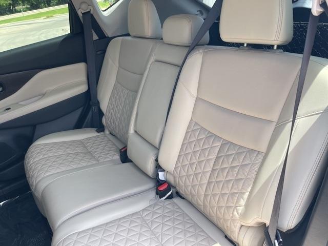 Photo of 2024 Pearl White Tri-Coat Nissan Murano