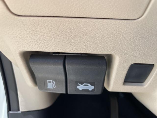 Photo of 2024 Pearl White Tri-Coat Nissan Murano