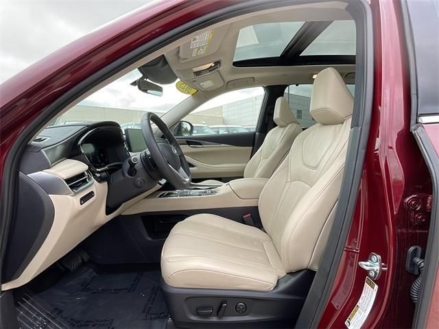 Photo of 2025 Deep Bordeaux INFINITI QX60