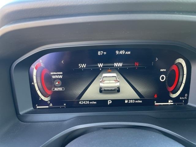 Photo of 2022 Brilliant Silver / Black Nissan Rogue
