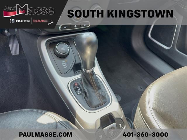 Photo of 2018 Laser Blue Pearlcoat Jeep Compass