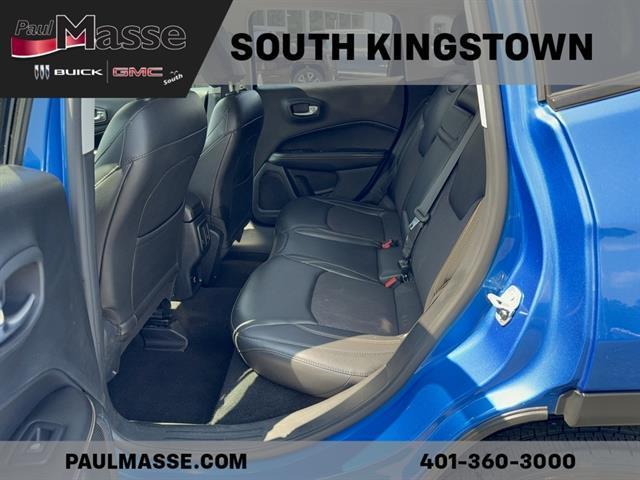 Photo of 2018 Laser Blue Pearlcoat Jeep Compass
