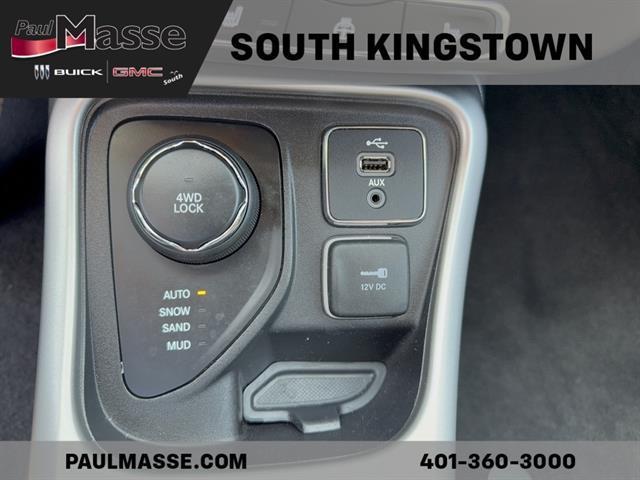 Photo of 2018 Laser Blue Pearlcoat Jeep Compass