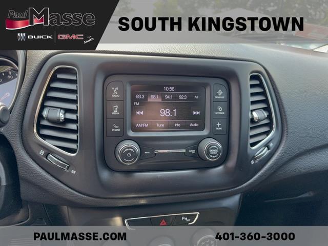 Photo of 2018 Laser Blue Pearlcoat Jeep Compass