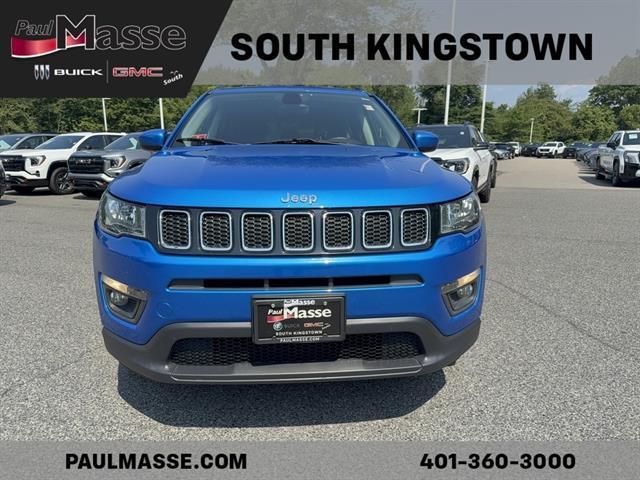 Photo of 2018 Laser Blue Pearlcoat Jeep Compass