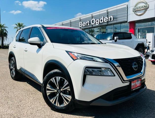 Photo of 2023 White Nissan Rogue