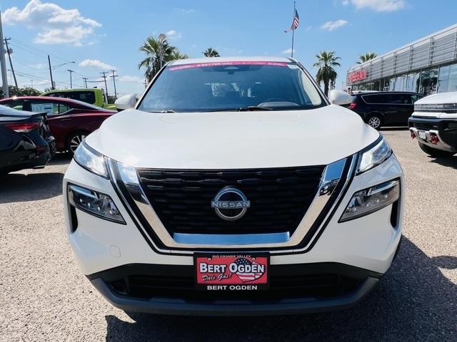 Photo of 2023 White Nissan Rogue