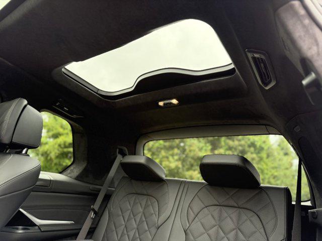 Photo of 2026 Black Sapphire Metallic BMW X7