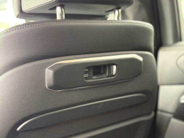 Photo of 2026 Black Sapphire Metallic BMW X7