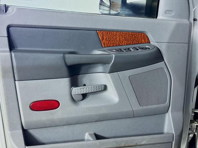 Photo of 2006 Bright Silver Metallic Clearcoat Dodge Ram 3500