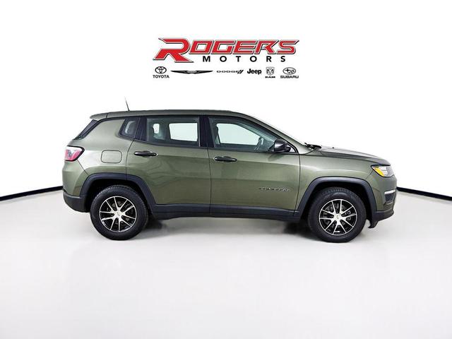 Photo of 2018 Olive Green Pearlcoat Jeep Compass