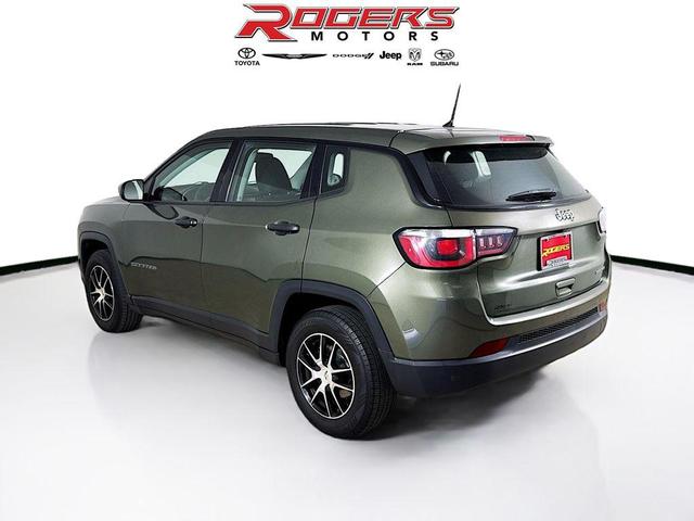 Photo of 2018 Olive Green Pearlcoat Jeep Compass