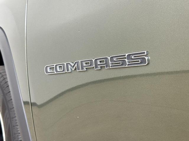 Photo of 2018 Olive Green Pearlcoat Jeep Compass