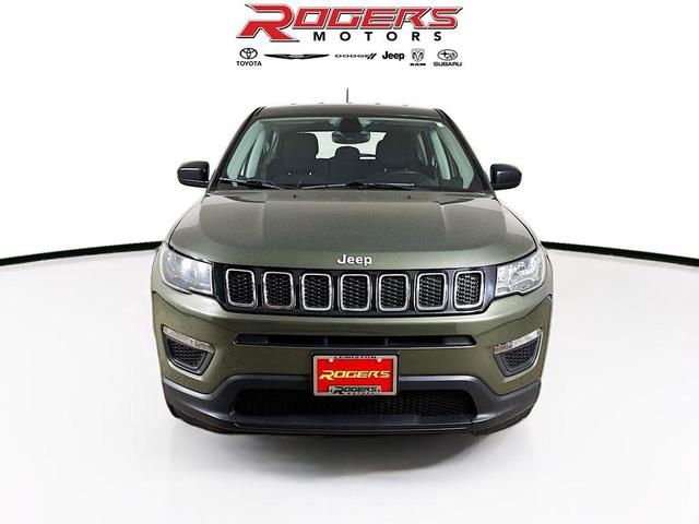 Photo of 2018 Olive Green Pearlcoat Jeep Compass