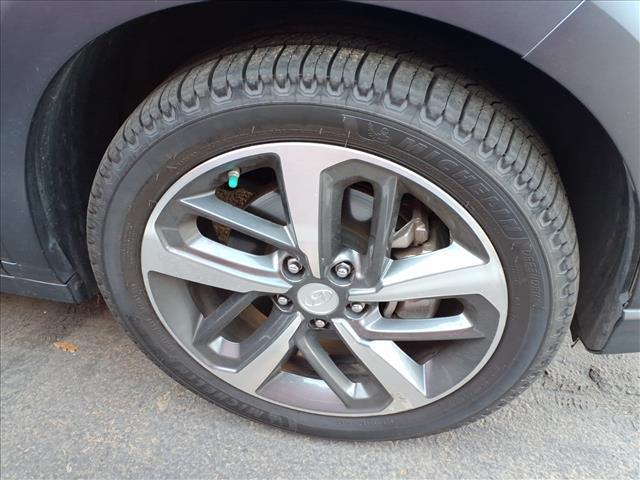 Photo of 2019 GRAY Hyundai KONA