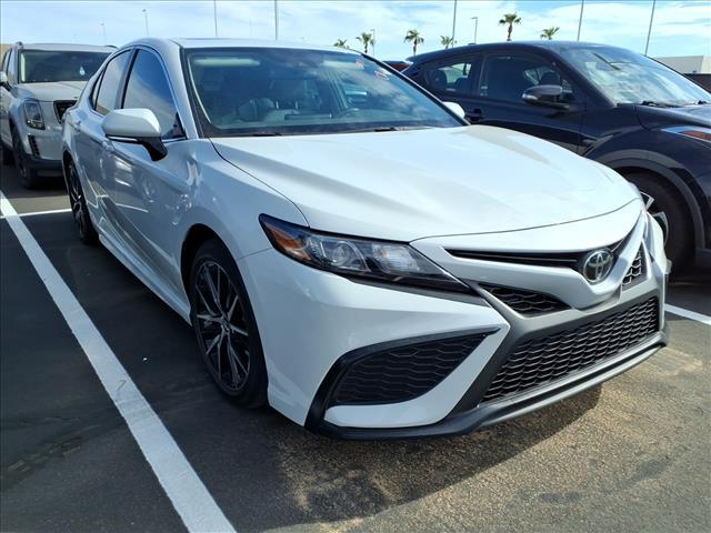 Photo of 2023 WHITE Toyota Camry