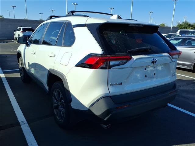 Photo of 2022 WHITE Toyota RAV4 Hybrid