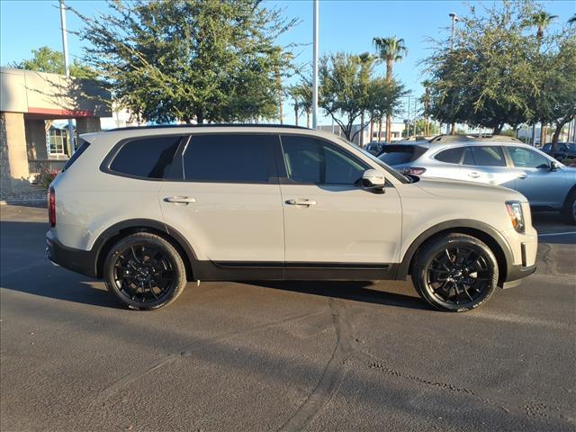 Photo of 2022 GRAY Kia Telluride