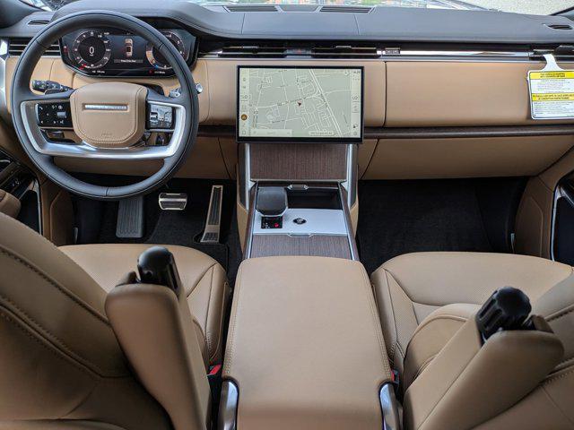 Photo of 2025 Eiger Grey Metallic Land Rover Range Rover