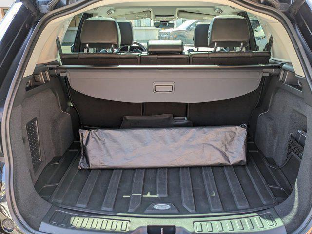 Photo of 2023 Santorini Black Metallic Land Rover Discovery Sport