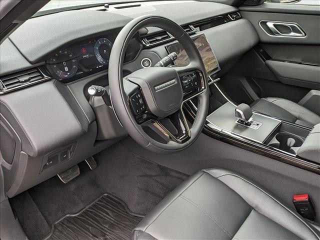 Photo of 2025 Hakuba Silver Metallic Land Rover Range Rover Velar