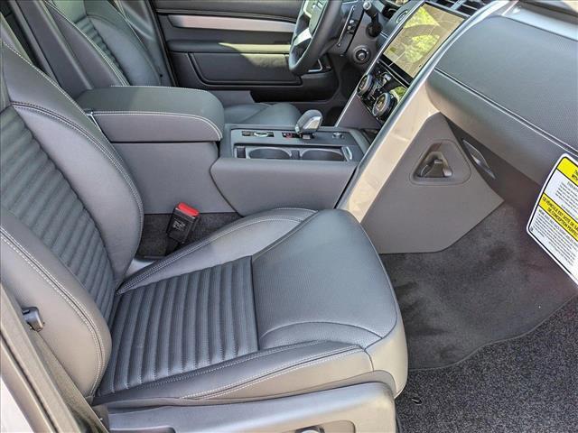 Photo of 2025 Fuji White Land Rover Discovery