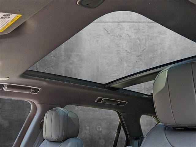 Photo of 2025 Fuji White Land Rover Range Rover Sport