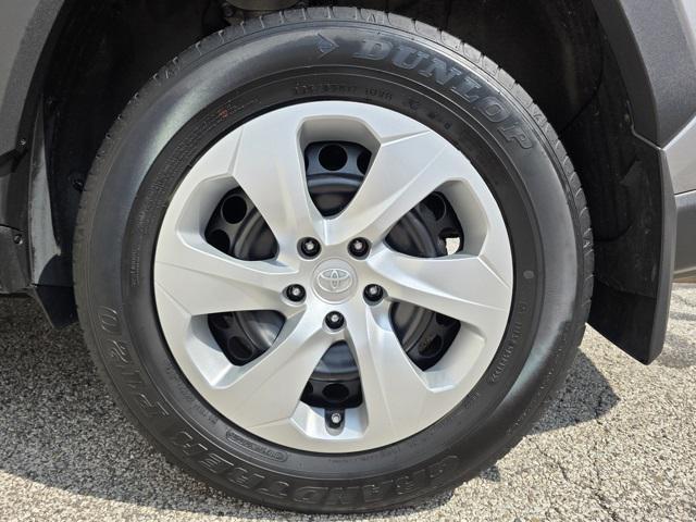 Photo of 2022 Silver Sky Metallic Toyota RAV4