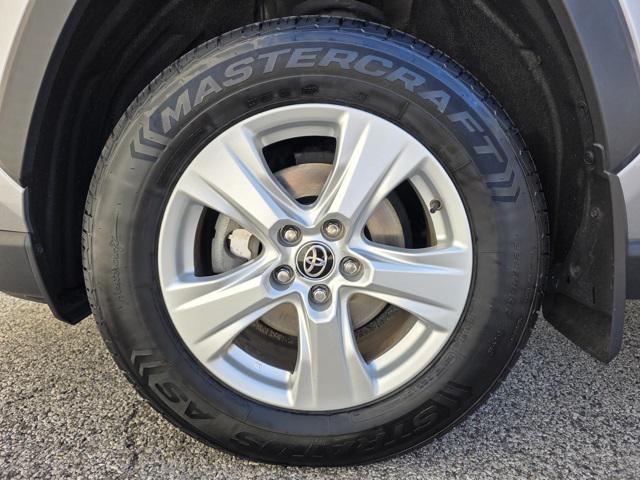 Photo of 2021 Silver Sky Metallic Toyota RAV4