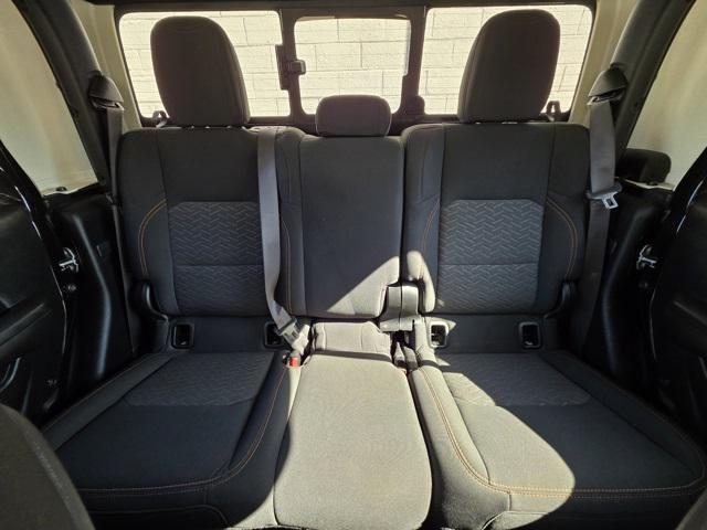 Photo of 2021 Black Clearcoat Jeep Gladiator