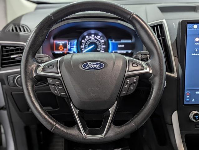 Photo of 2022 Silver Metallic Ford Edge