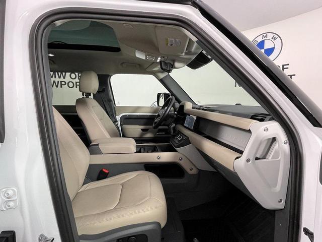 Photo of 2024 White Land Rover Defender