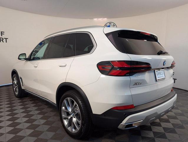 Photo of 2026 Alpine White BMW X5