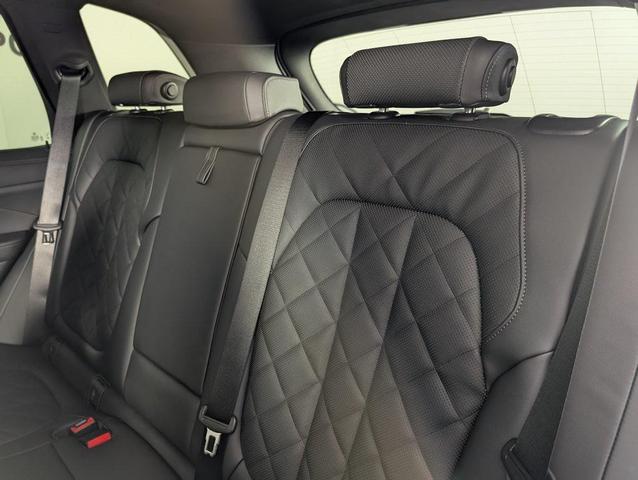 Photo of 2026 Alpine White BMW X5