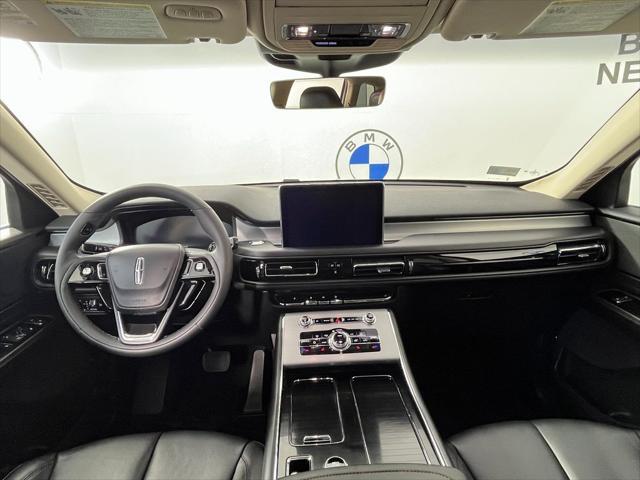 Photo of 2023 Pristine White Metallic Tri-Coat Lincoln Aviator